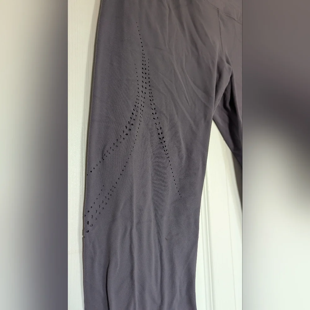 Athleta 7/8 Salutation Laser Cut Leggings - Picture 3 of 10